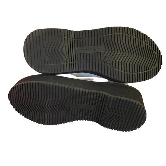 KENDALL+ KYLIE “Hunt2” Vegan Leather Combat Lug Sole Boots WHT/BLK SZ 6-1/2 - Picture 7 of 9